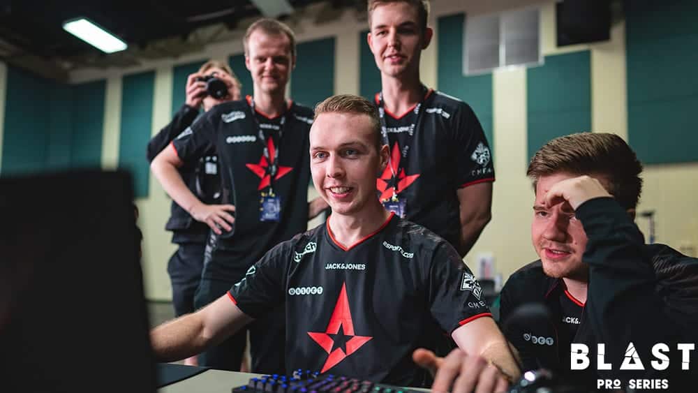 CSGO BLAST Pro Series: Astralis Default Analysis and Na`VI Misplays
