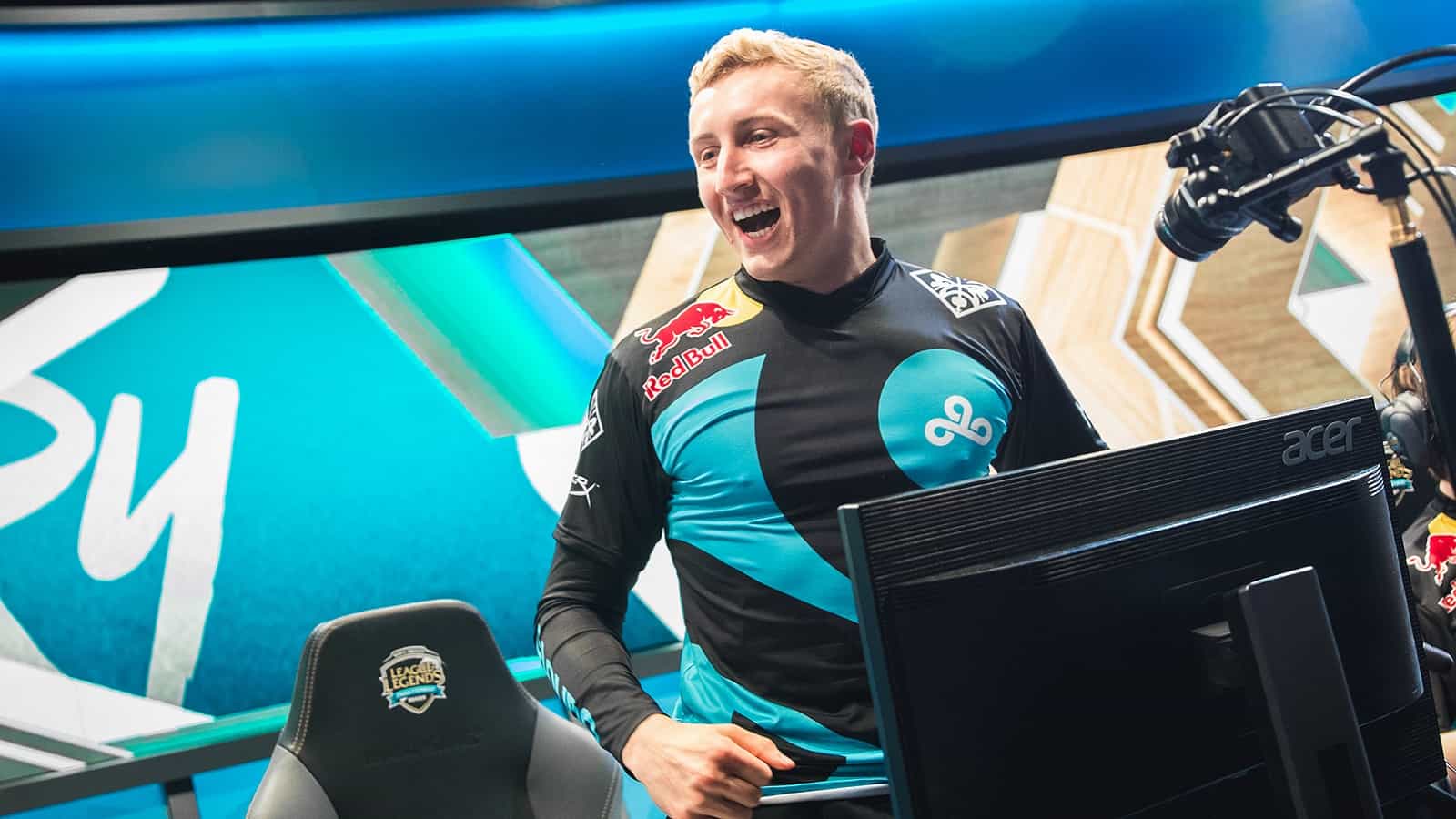 League of Legends: Cloud9 Trade Goldenglue to Golden Guardians for Palafox