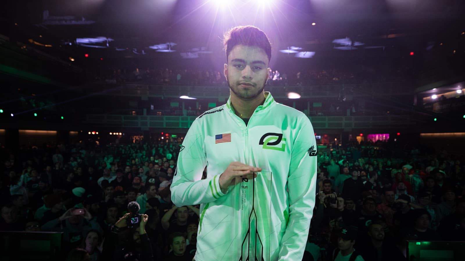 Dashy on stage in his optic gaming jersey