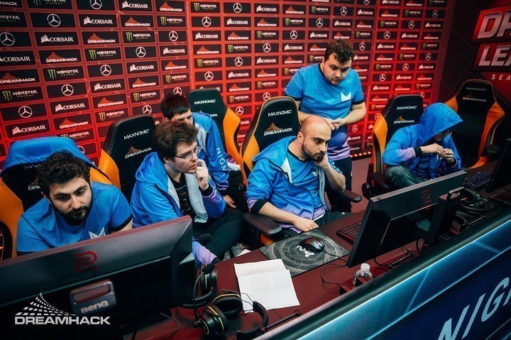 Team Nigma preparing their draft during the Leipzig Major