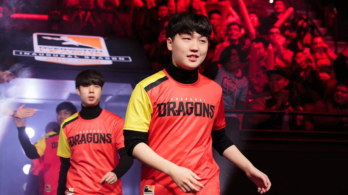 Ado walking to the main stage with Shanghai Dragons