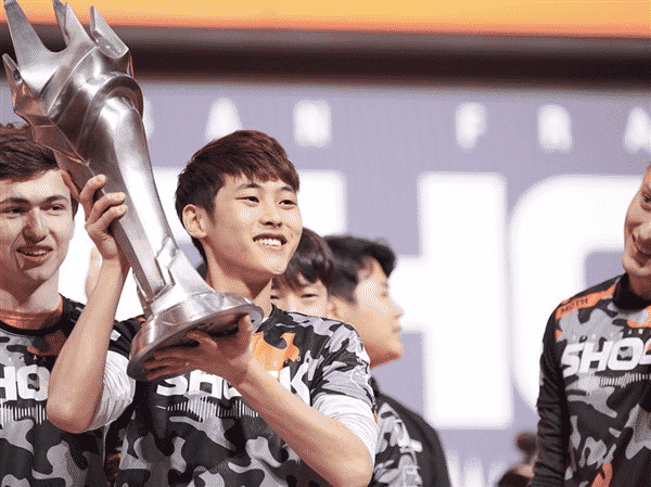 Rascal holds up the trophy after winning with the San Francisco Shock
