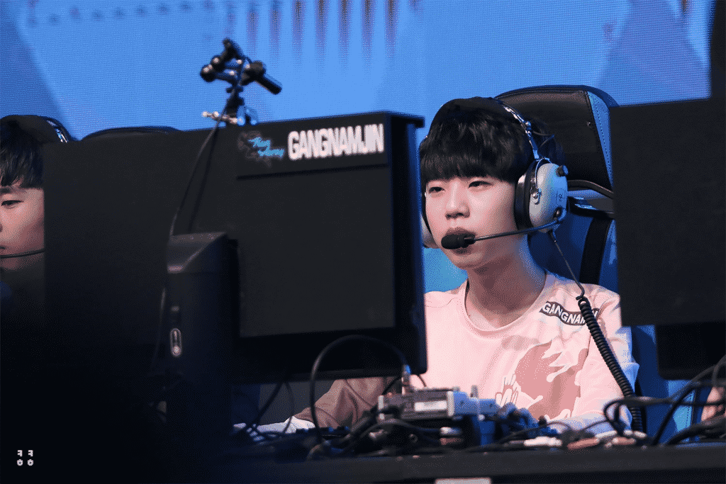 Nam-Jin “Gangnamjin” Gang behind the monitor competing in a game of Overwatch with RunAway