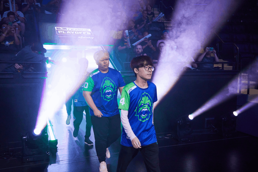Choi “JJANU” Hyeon-Woo walks on stage with the Vancouver Titans