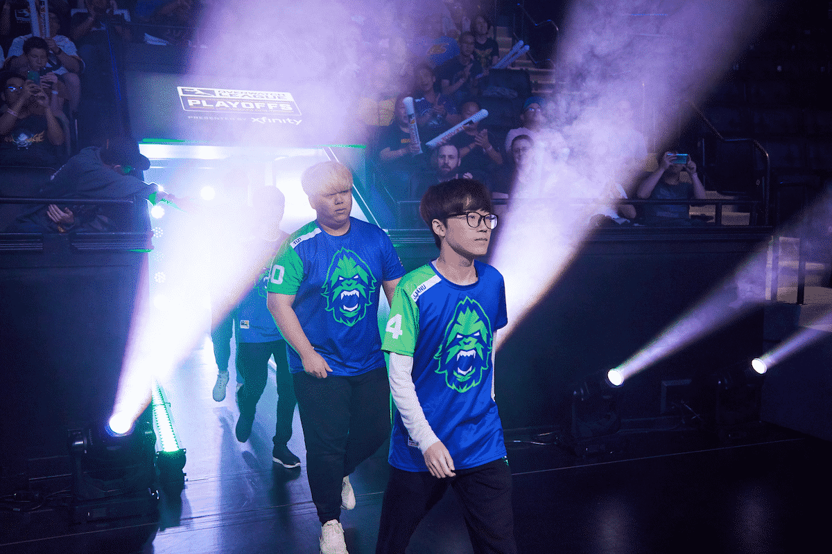 Choi “JJANU” Hyeon-Woo walks on stage with the Vancouver Titans