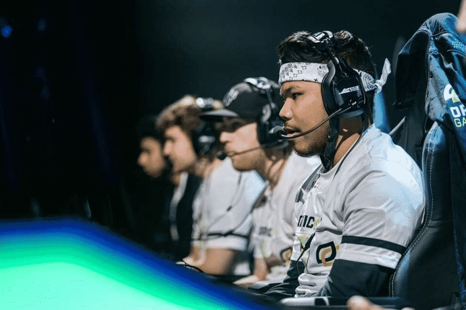 Optic Gaming competing in a round of CDL live on stage