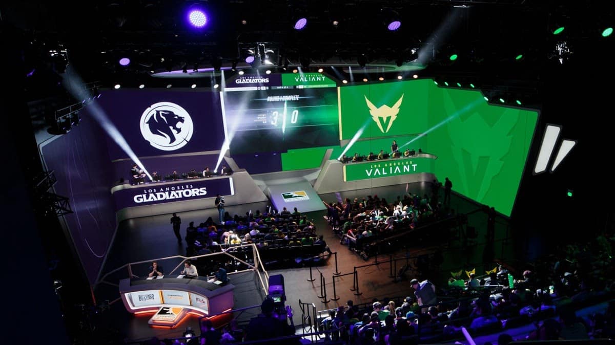 Fans pack the stadium to watch a game between the Los Angeles Gladiators and the Los Angeles Valiant