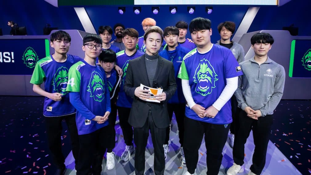 Pajion stands with the rest of the Vancouvers roster during an OWL Homestand