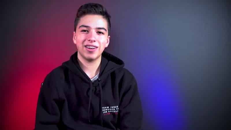 Pro Fortnite player Arkhram smiling towards the camera