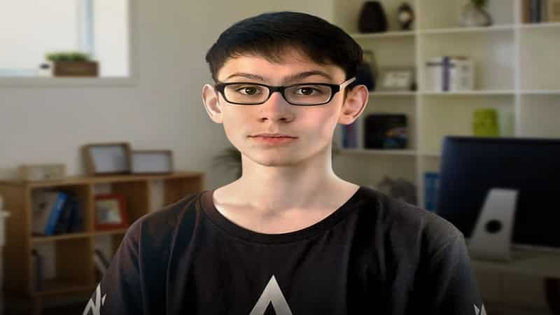 Pro Fortnite player LeTsHe in his home