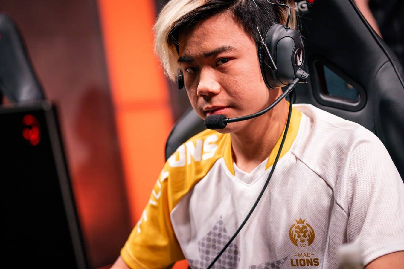 MAD Lions LEC player Shadow in front of a PC looking at the camera
