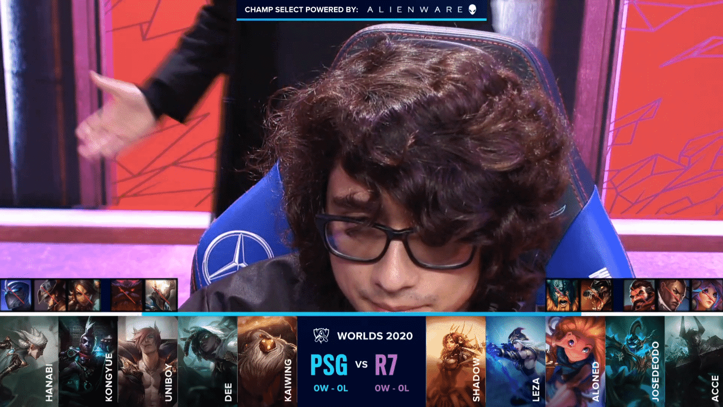 A player cam of R7's Josedeodo above the drafts for PSG v R7