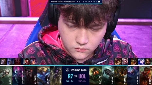UOL's Boss before a Worlds 2020 game with the Rainbow7 and Unicorns of Love drafts below
