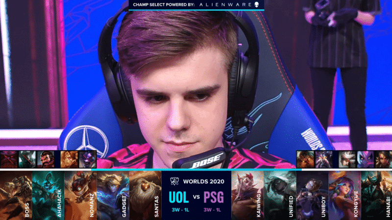 A player cam of Gadget with the UOL and PSG team drafts below