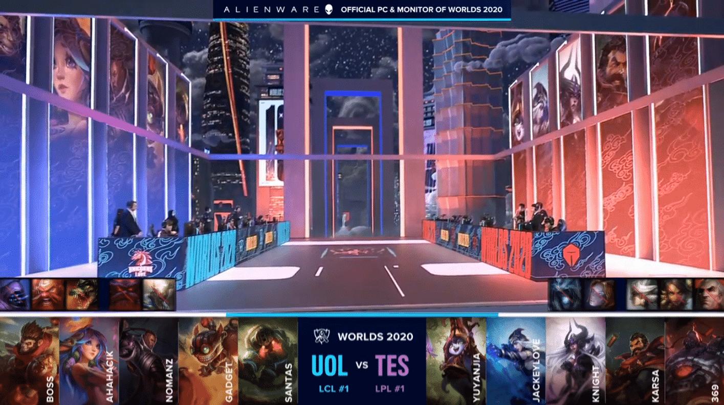 The UOL and Top Esports LoL teams on the Worlds 2020 stage with their game drafts below