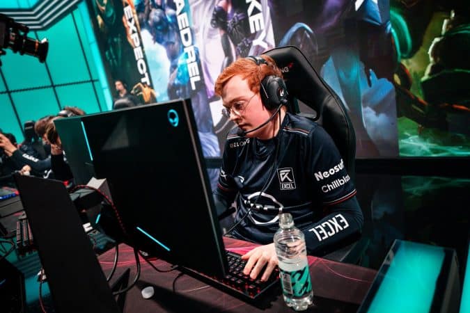 Tore concentrates during a game of League of Legends with Excel Esports