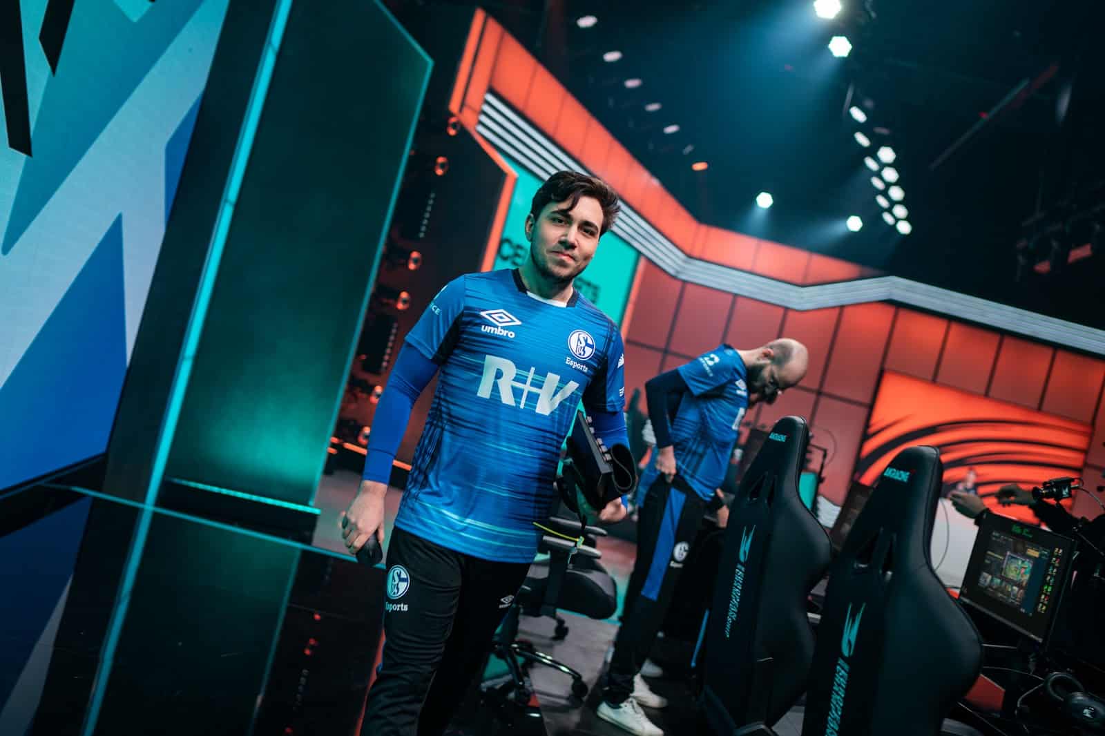 Gilius smiles for the camera as he leaves the stage after playing a series with Schalke O4