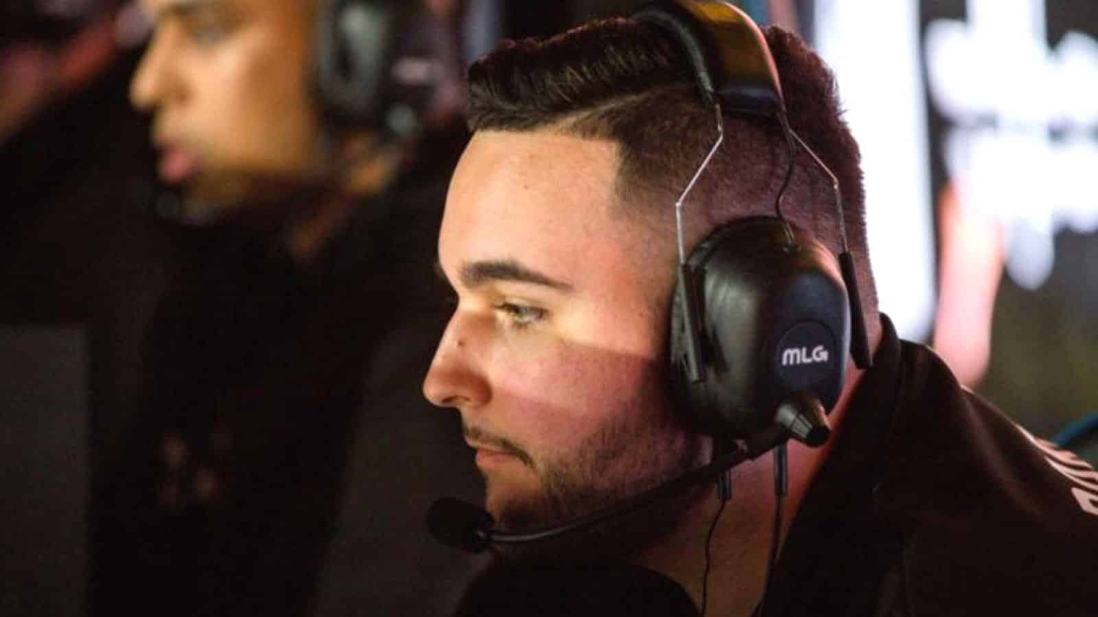 Christopher "Parasite" Duarte concentrates on his screen during a match