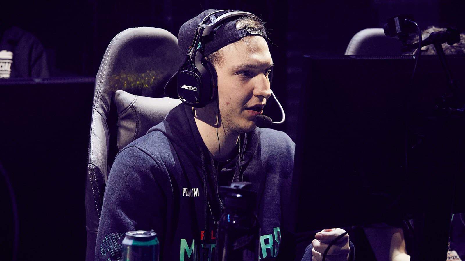 Preston "Prestinni" Sanderson sits at the PC ready for a live game in the CDL