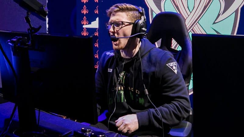 Seth "Scump" Abner calls to his team mates through his headset during a live game