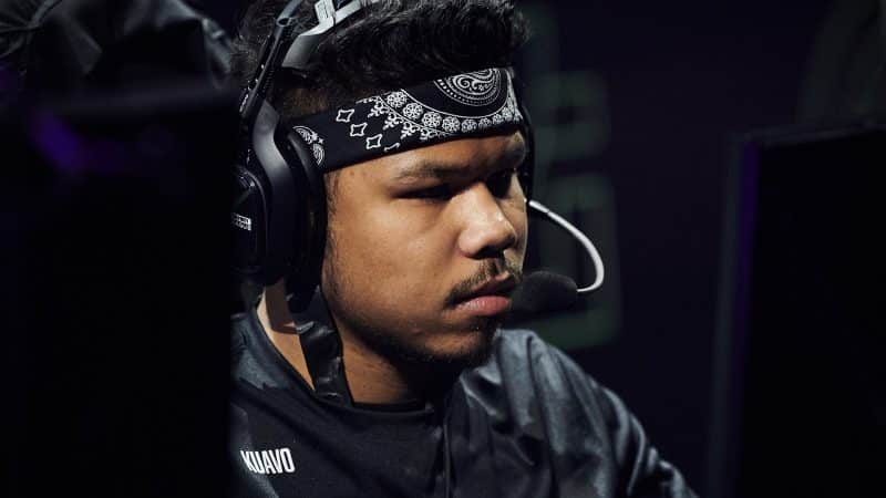 Kenneth "Kenny" Williams concentrates during a live game of Call of Duty