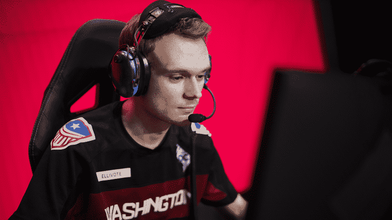 Pro Overwatch League player Elliot "ELLIVOTE" Vaneryd plays a match on stage for his former team, the Washington Justice.