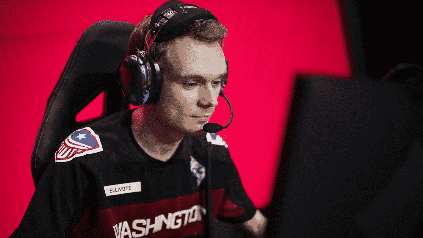 Pro Overwatch League player Elliot "ELLIVOTE" Vaneryd plays a match on stage for his former team, the Washington Justice.