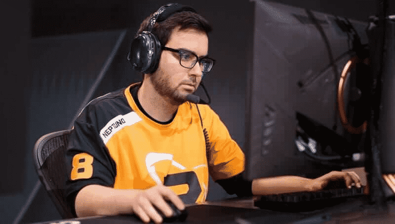 Pro Overwatch League player Alberto "neptuNo" González plays a match on stage for his former team, the Philadelphia Fusion.