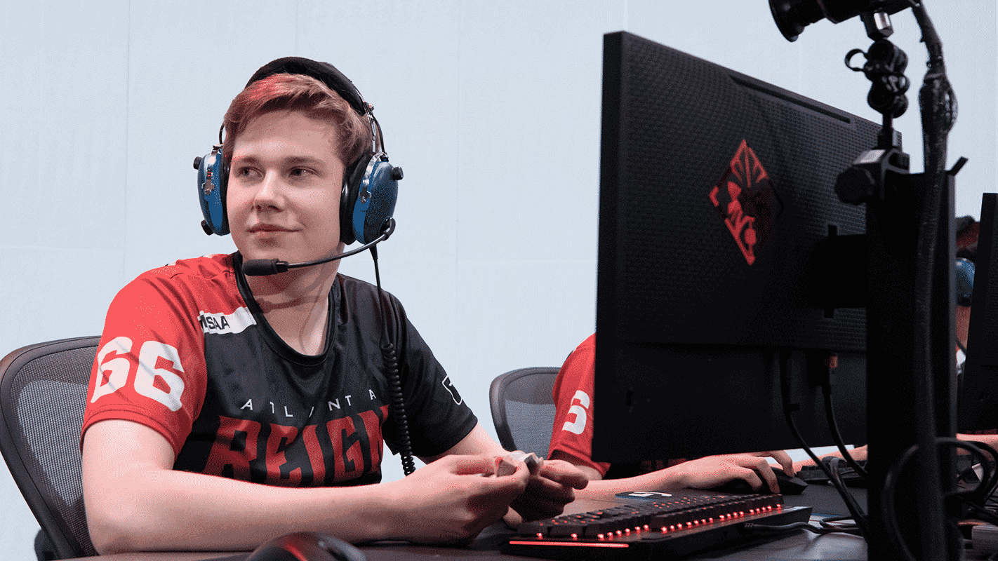 Petja "Masaa" Kantanen behind the keyboard with head set on ahead of a game of Overwatch