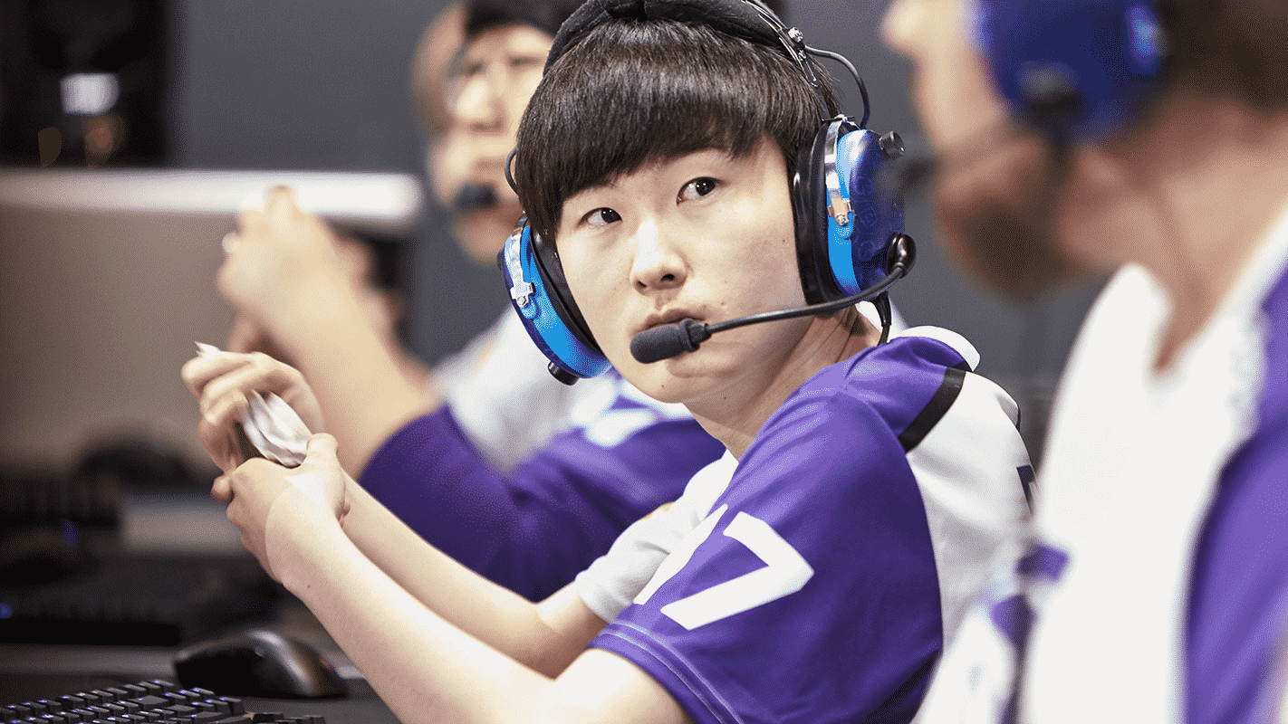 Gui-un "Decay" Jang with the LA Gladiators OWL team