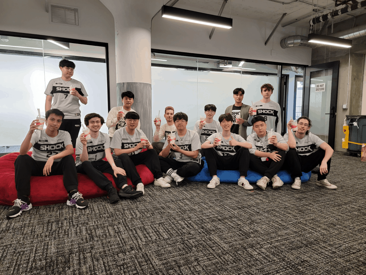 The roster for the San Francisco Shock enjoy a round of smoothies in the practice room