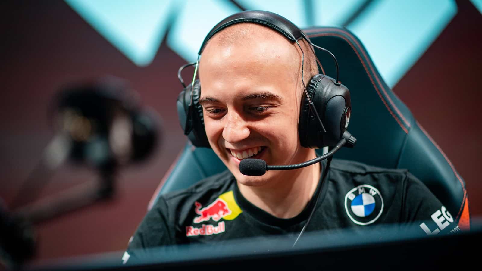 Pro LoL player Rasmus "Caps" Borregaard Winther smiles while playing a match in the LEC.