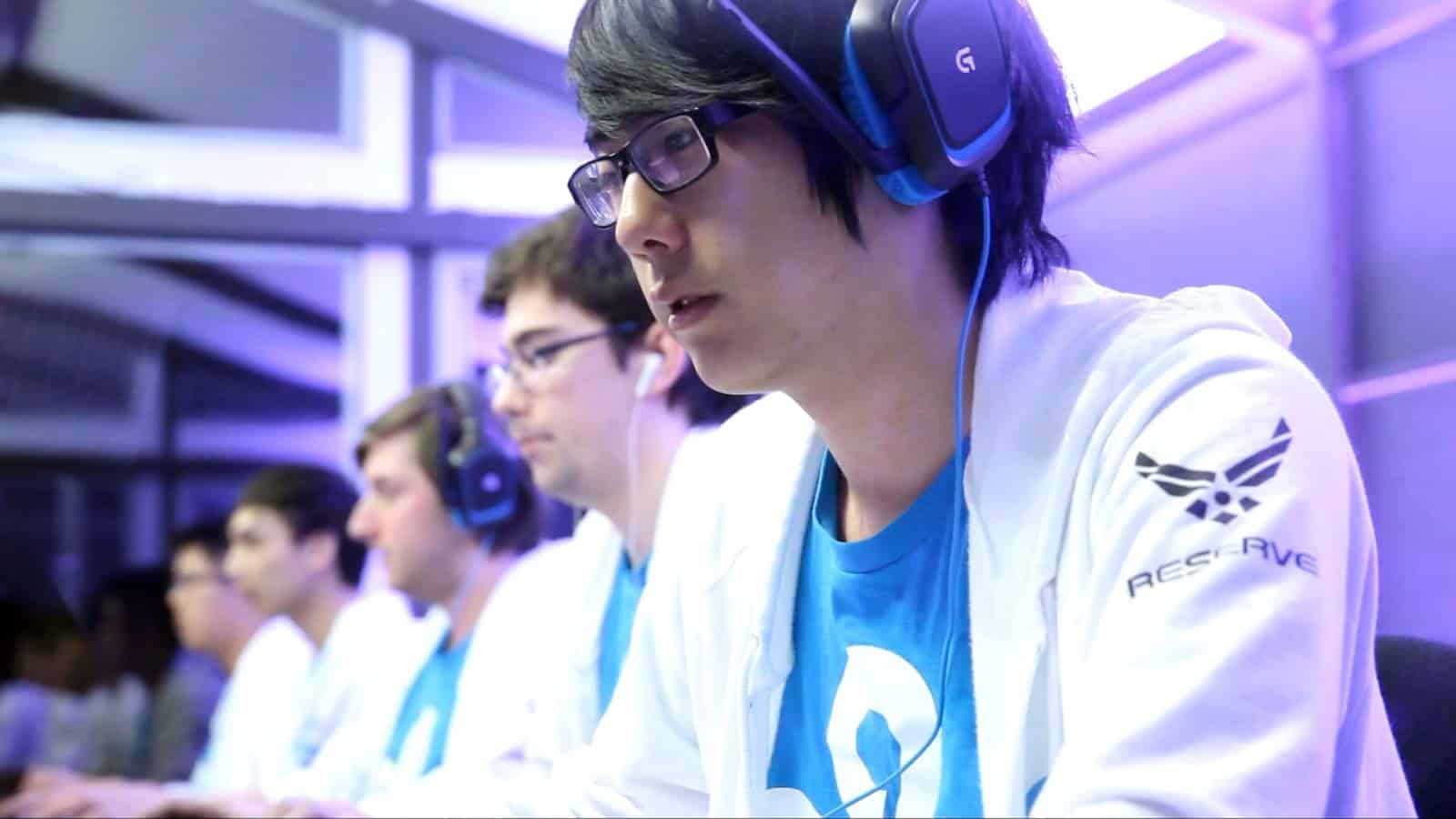 Dota 2: Arkosh Gaming & Aui_2000 Keep Departure Tongue-In-Cheek