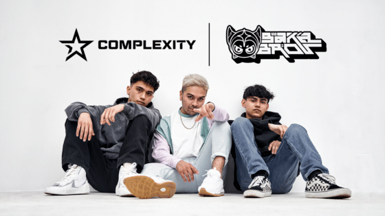 CoD: Complexity Gaming Sign Warzone Trio Baka Bros