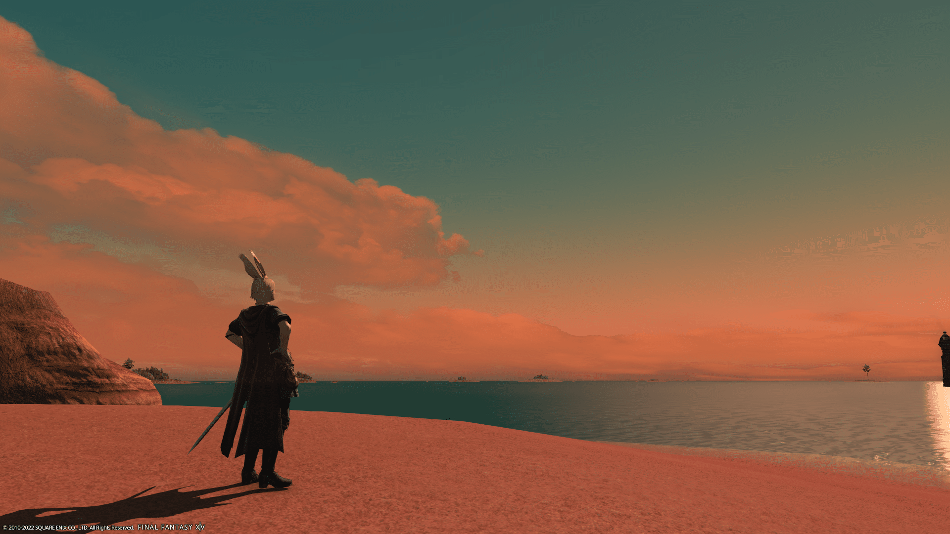 A male viera walks along a lonely coastline in Final Fantasy XIV