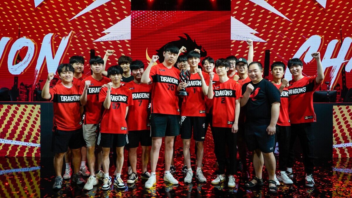 Shanghai Dragons winning the Overwatch League 2021