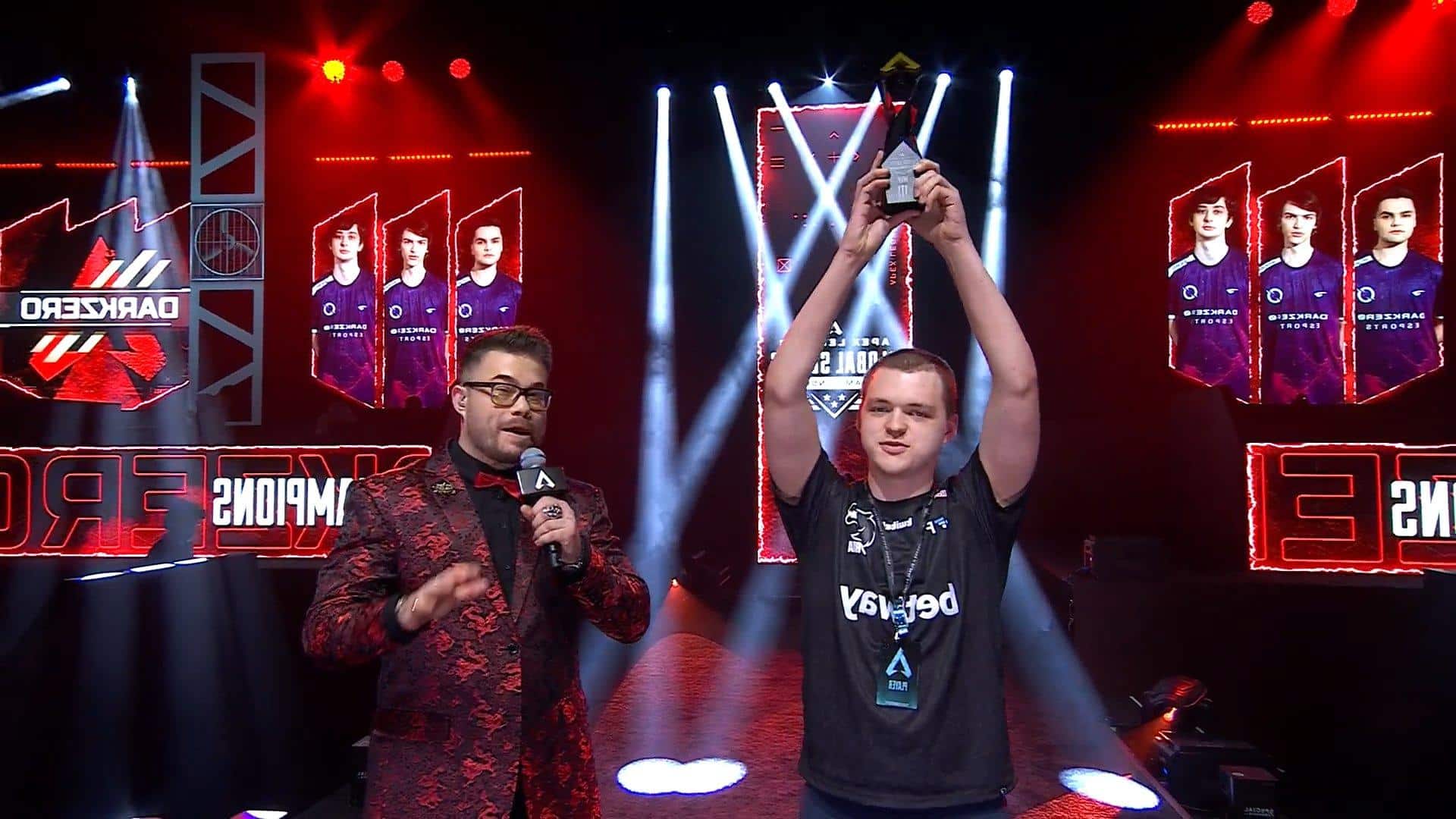 HisWattson - Best Apex Legends Crosshair Color