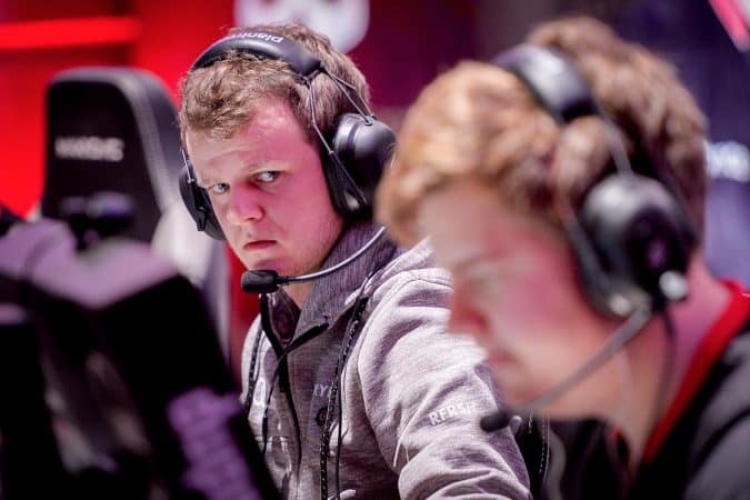 Astralis Xyp9x on stage looking at Dupreeh