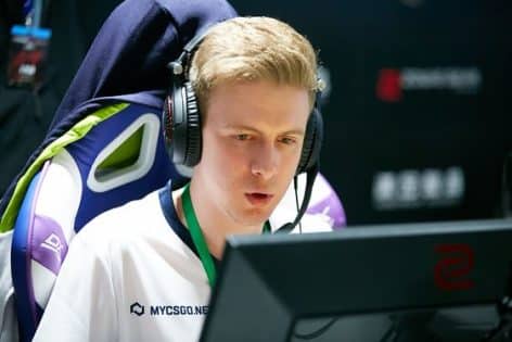 iDISBALANCE, Jyo Make Way For El1an, RAiLWAY At K23