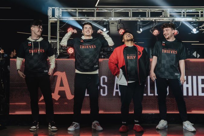 CDL Major 4 Champions Los Angeles Thieves After Winning the Trophy