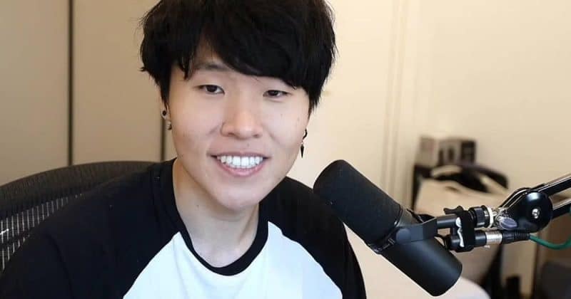 Jeremy "Disguised Toast" Wang on stream