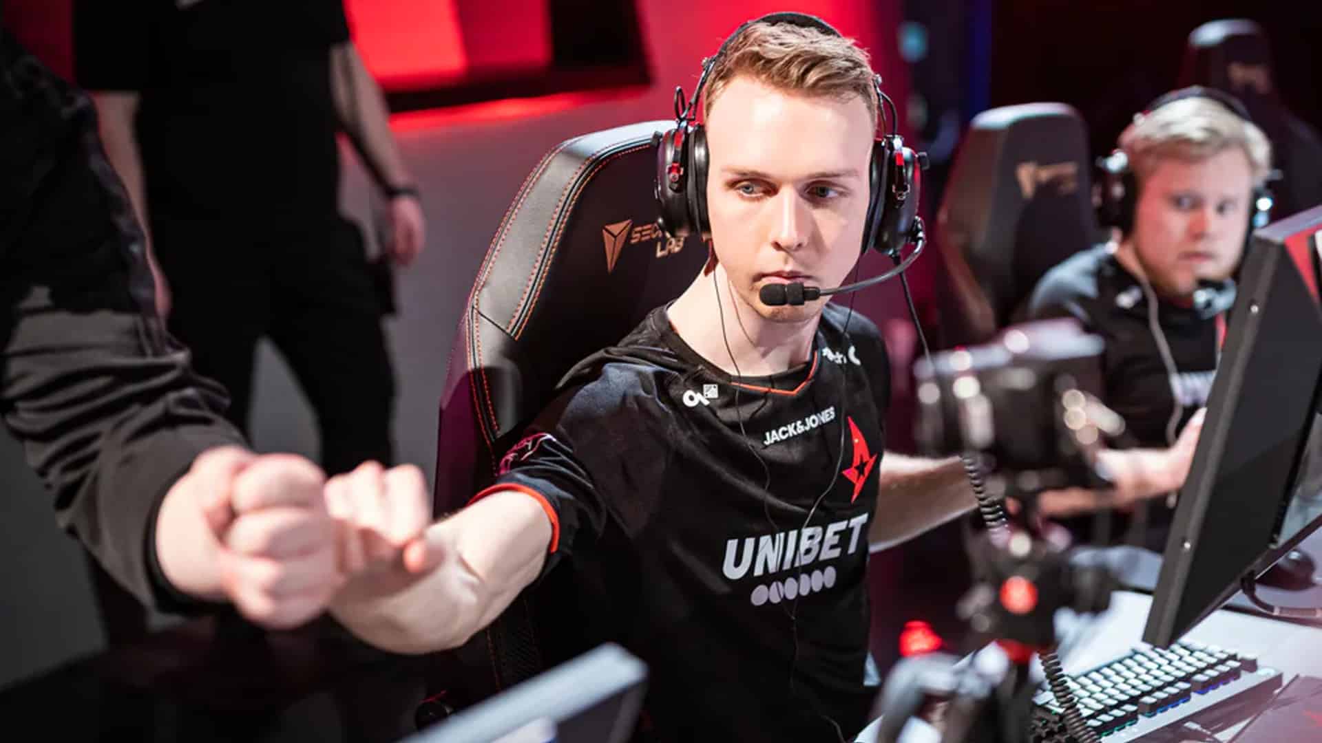 gla1ve Happy To Reunite With dev1ce