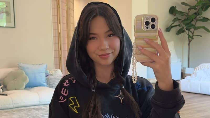 Female Valorant Streamer