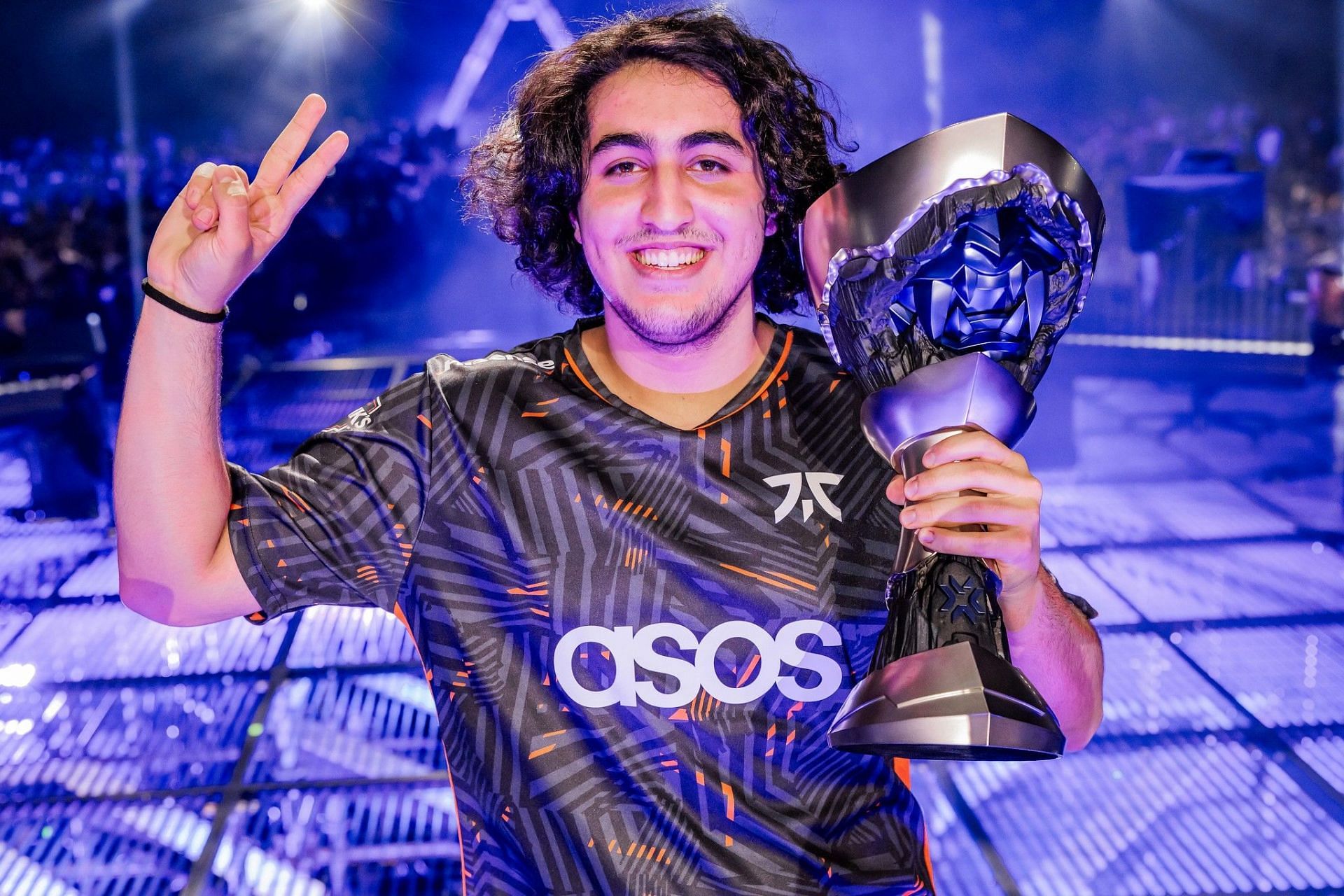 FNATIC Player Emir "Alfajer" Beder with the Masters Tokyo trophy