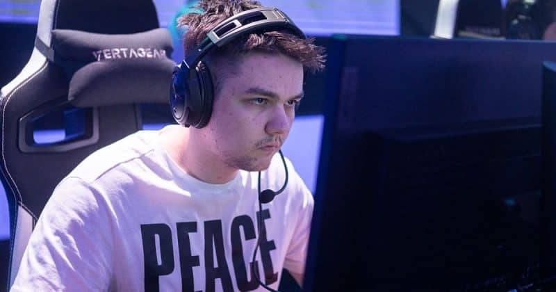 Yatoro Names 33 and Ace as The Best Offlaners He Faced