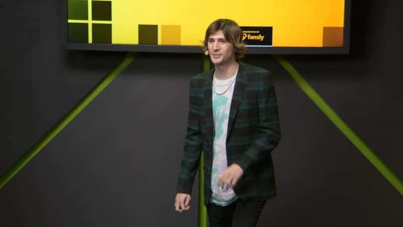 xQc arrives late to his own gameshow, “Juiced” and pushes Ludwig away