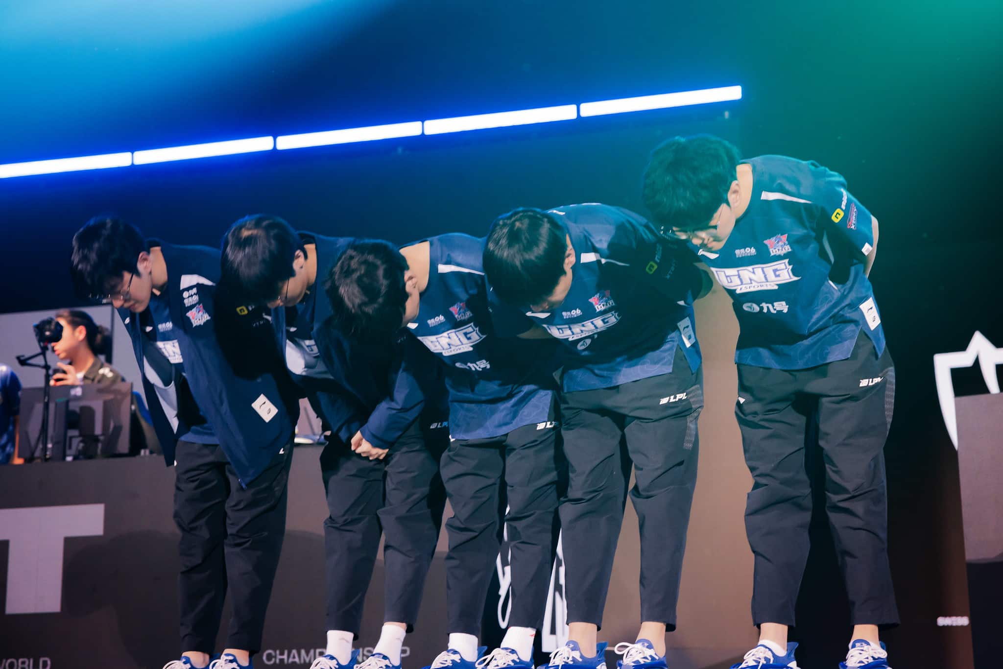 JD Gaming vs LNG Esports LNG