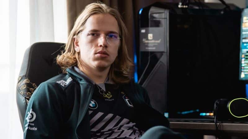 Is Topson Considering Offlane Switch?
