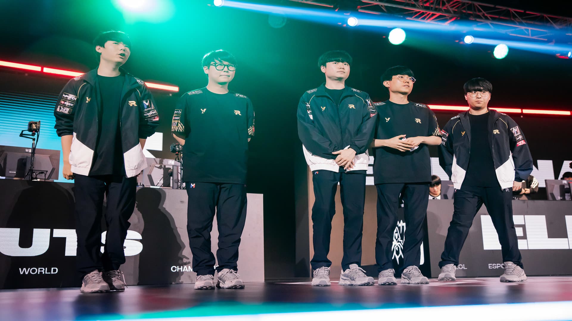 KT Rolster competing at Worlds 2023
