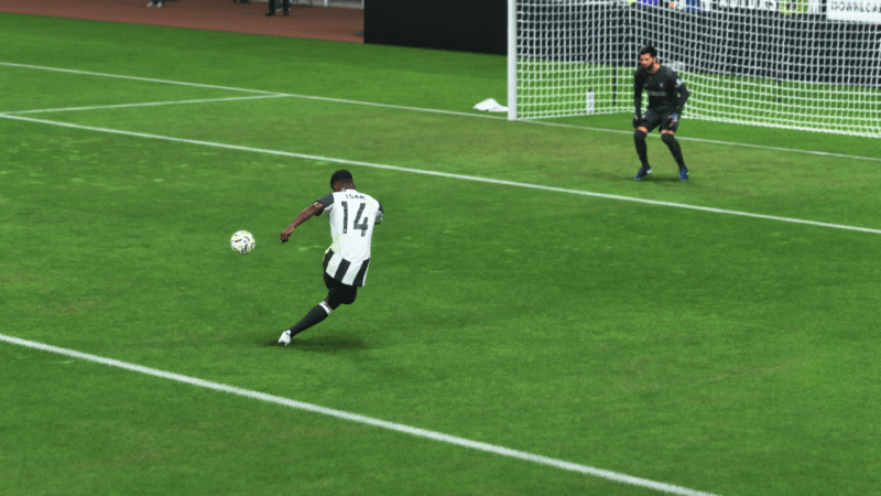 How To Finesse Shot In EA FC 25 - Hit the Target